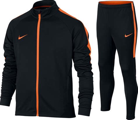 nike trainingspak zwart oranje|Zwarte trainingspakken .